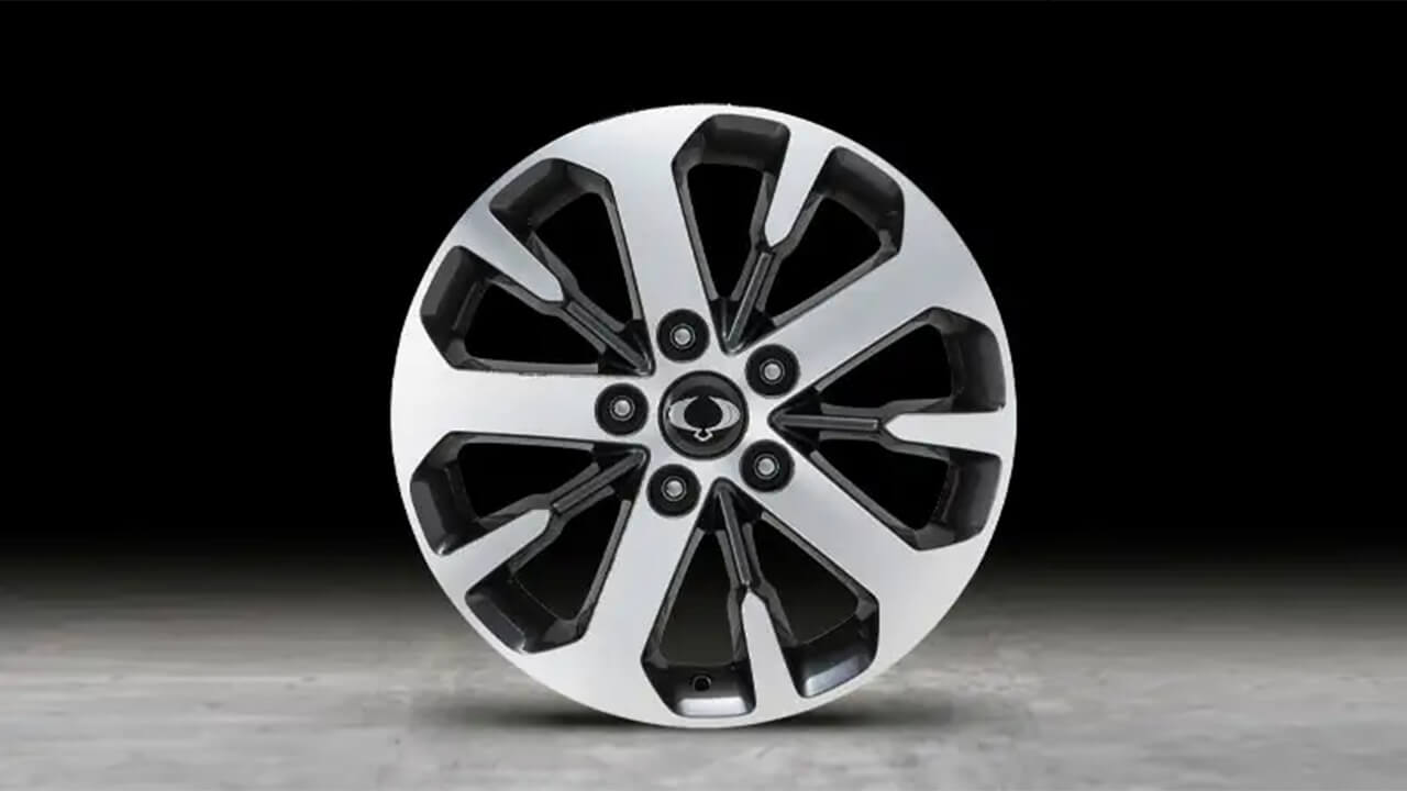 18-inch diamond cut alloy wheels